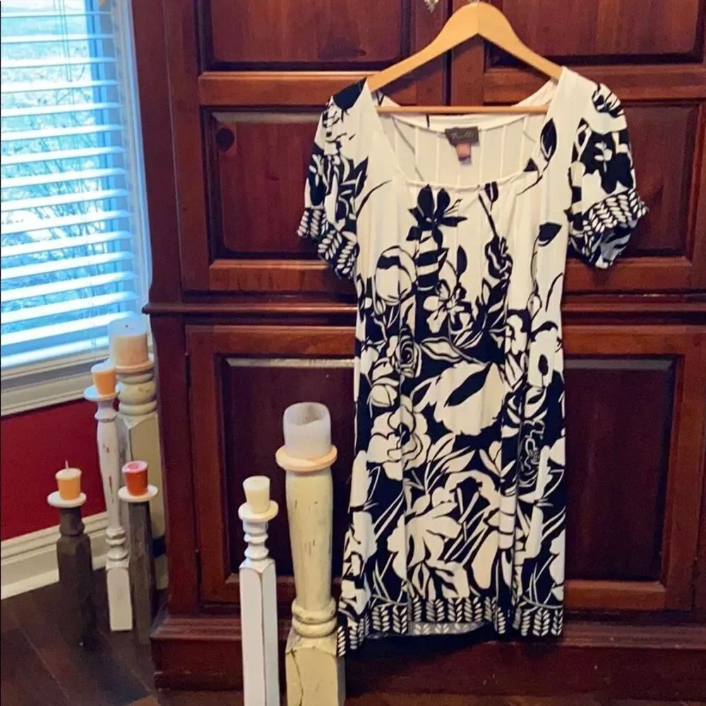 Trulli dress - black and white floral size L
